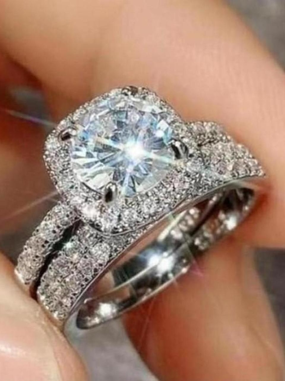Sparkling Halo Pavé Engagement Ring Set - Silver